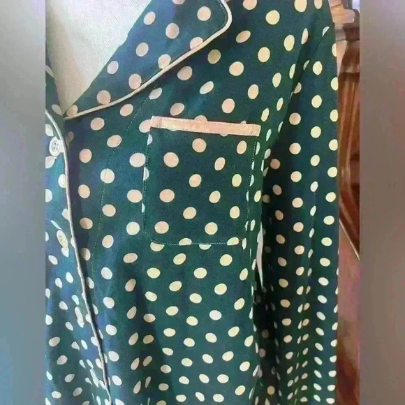 Soma pajama top. NWT XL. Super soft. Green with tan polka dots. - Picture 3 of 7